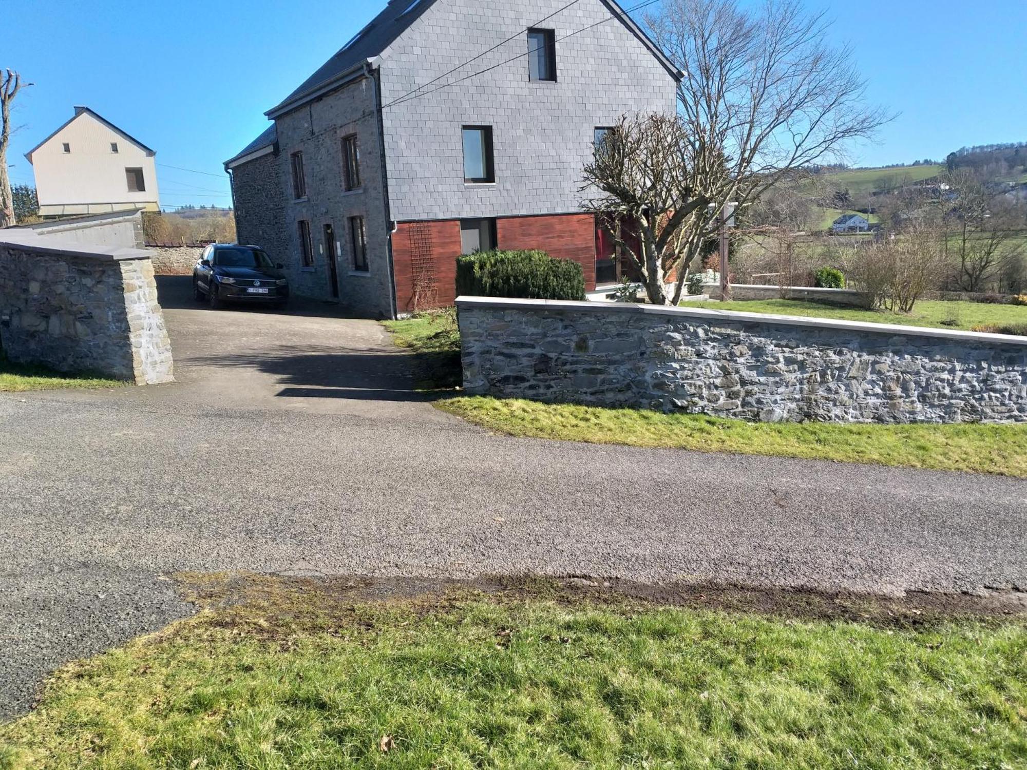 Vila Gite L'Ecole De Ma Mere Bertogne Exteriér fotografie